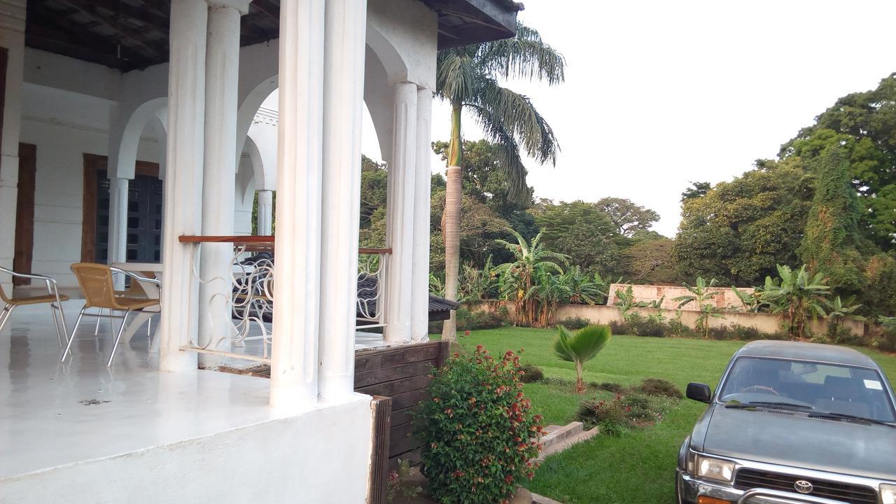 Motel Egg Botanical View Entebbe Exterior foto